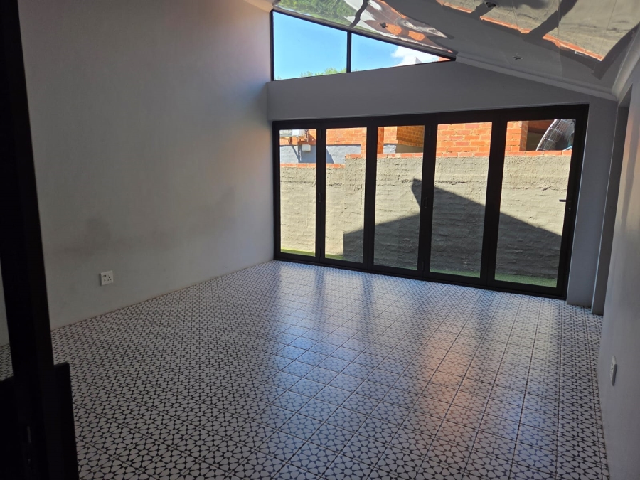 4 Bedroom Property for Sale in Waterval East North West